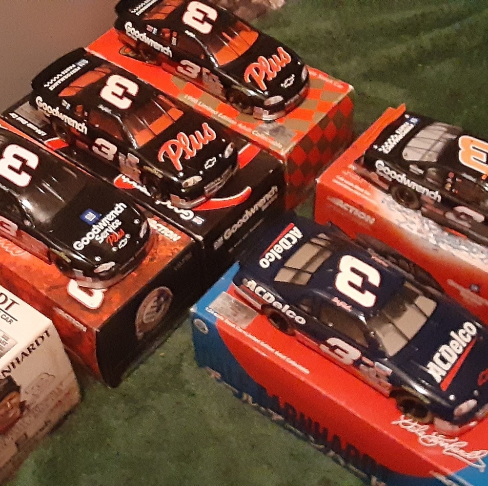 NASCAR DIECAST 1:24-1:64 SCALE. 90s/00s. ALL ACTION BUT A FEW REVELL IS AVAILABL